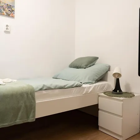 Esprit Apartmanhaz * Szajol